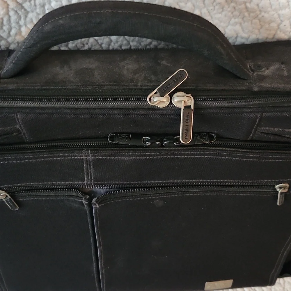 Case Logic Travel Crossbody Multiple Compartment Office Computer Briefcase